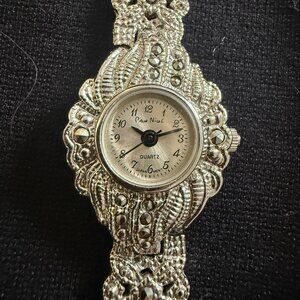 VTG LADIES WATCH PIERRE NICOL ANALOG QUARTZ FOLD CLASP- new battery working fine